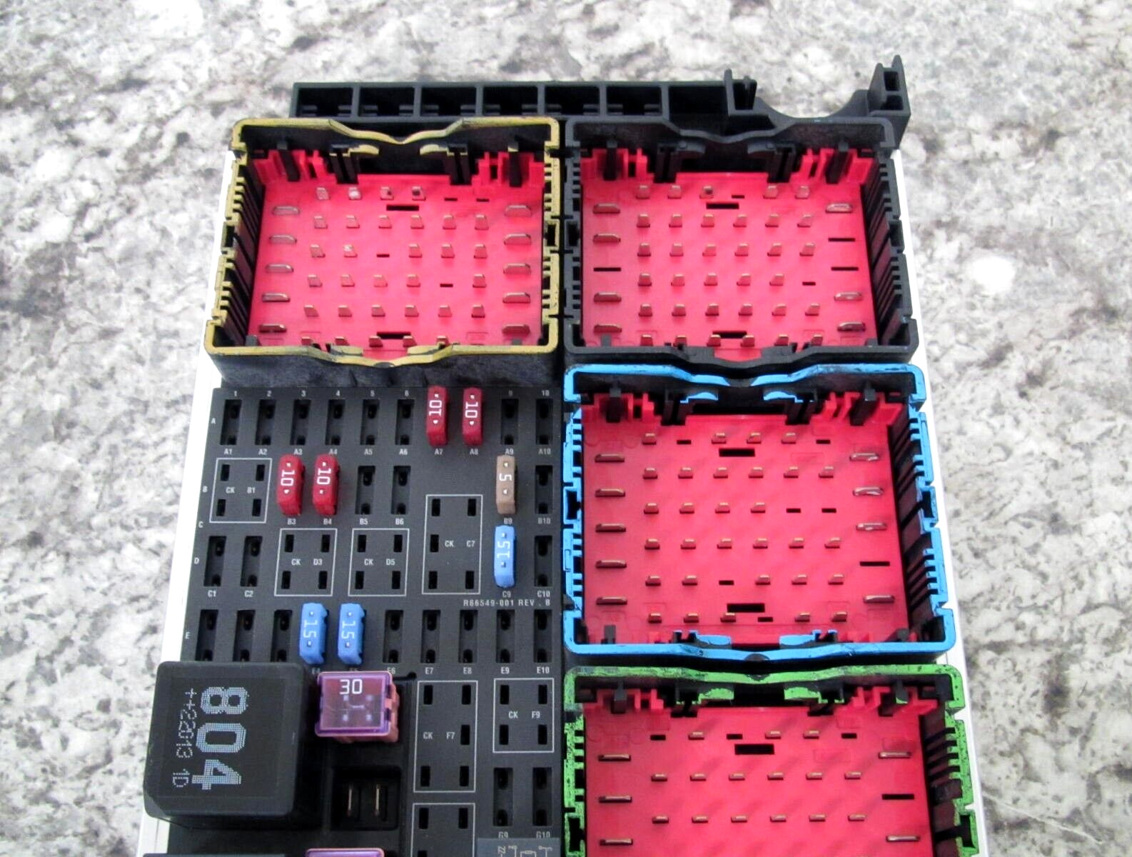 New OEM Paccar P27-1297-0101 Kenworth / Peterbilt Semi Truck Cab Fuse Box Assy