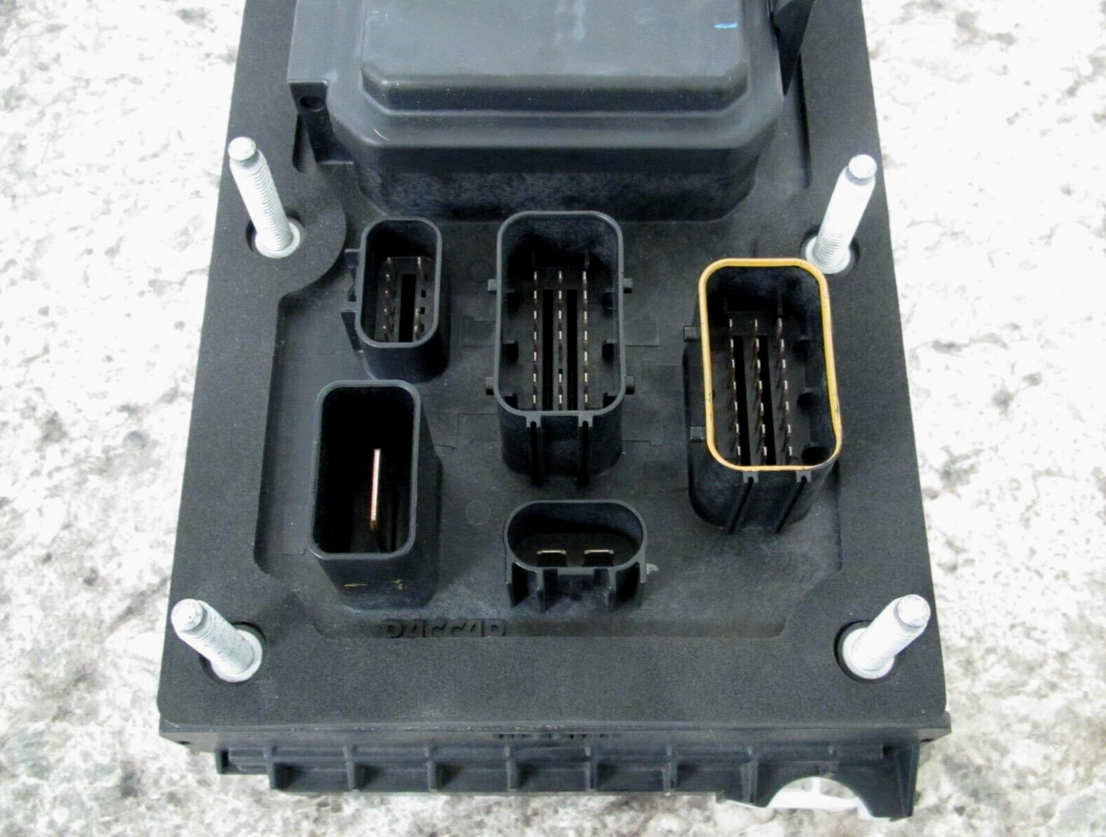 New OEM Paccar P27-1297-0101 Kenworth / Peterbilt Semi Truck Cab Fuse Box Assy
