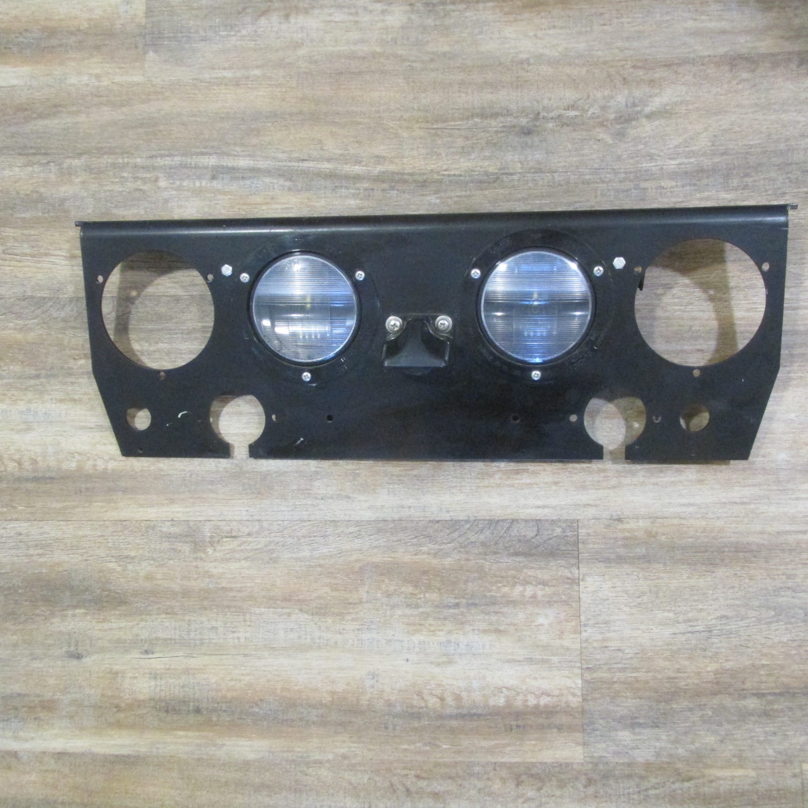 PACCAR A11-2264A TAIL LIGHT PANEL ASSEMBLY WITH GROTE BACK UP & LICENSE LIGHTS
