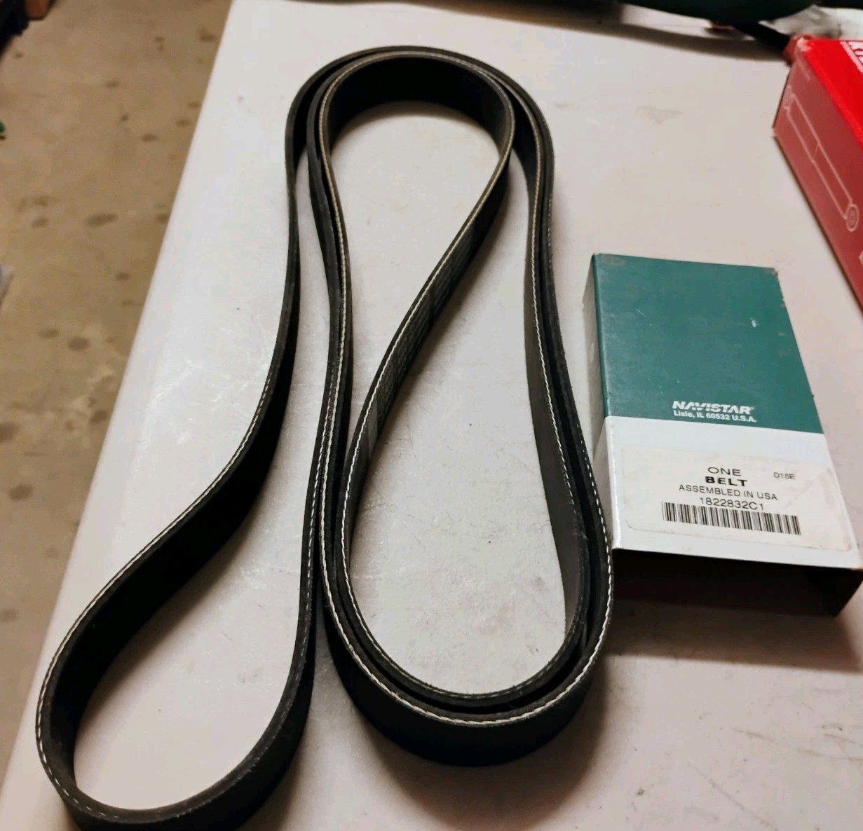 NOS International FLEETRITE MULTIGROOVE SERPERTINE BELT 1822832C1 8PK2856