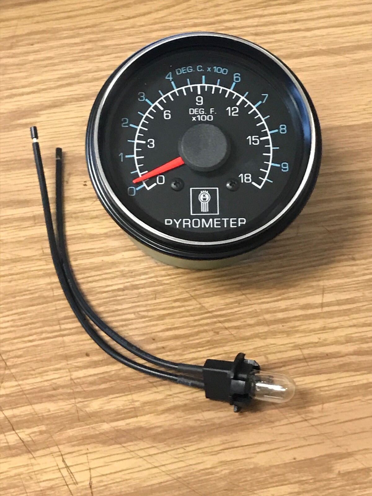 NEW PACCAR OEM KENWORTH W900B 3″ PYROMETER GAUGE 0 – 1800°F w/ LOGO ~ K152-317