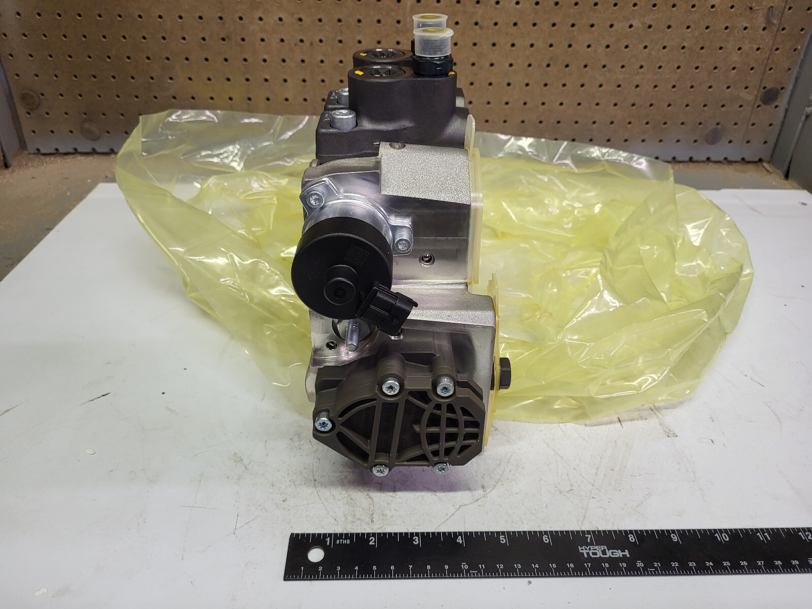 DD13 DD15 CPN5 HP Fuel Pump Detroit Diesel # EA4700902150 Bosch A 470 090 21 50
