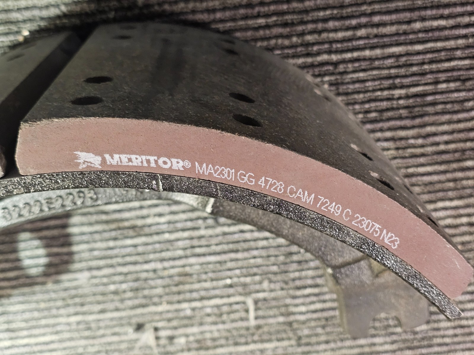 MERITOR BRK18842372 SMA23014728CP LINED SHOE 4728 CAM 7249