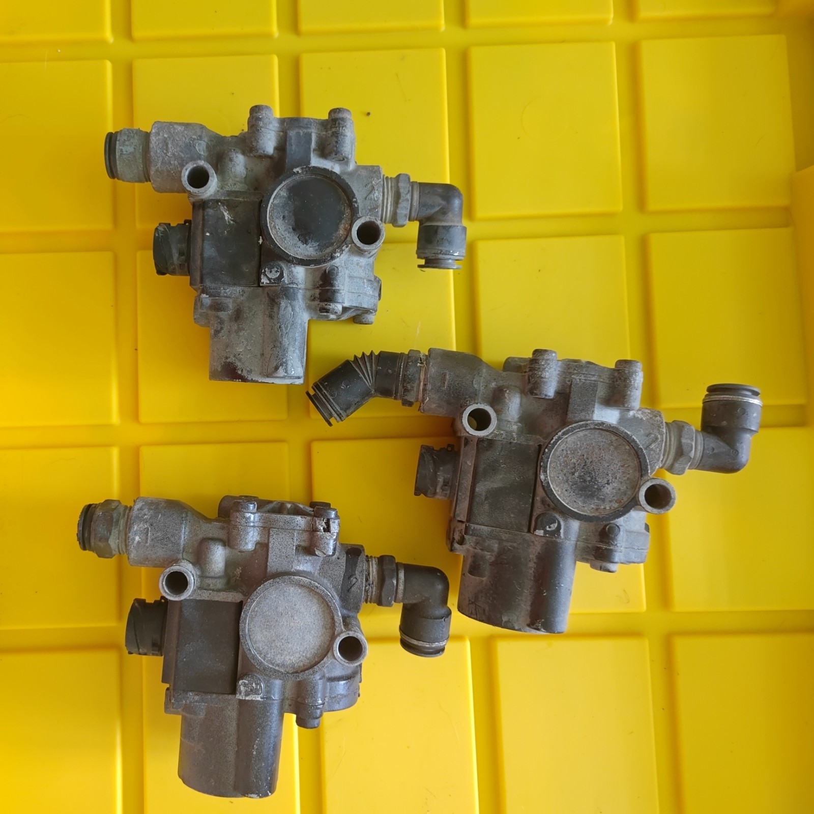 VOLVO Meritor Wabco S4721950520 ABS BRAKE VALVE 472 195 052 0