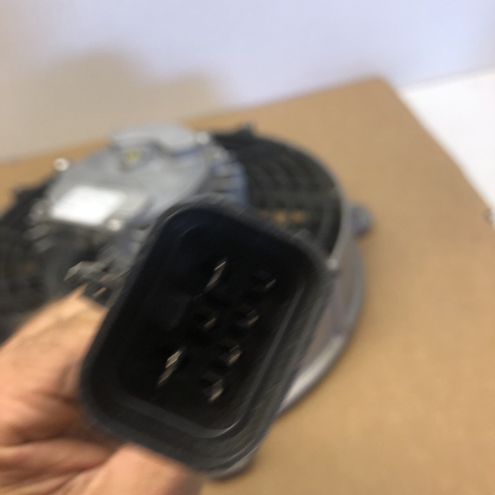 EMP 11 INCH FAN 12V “SMART FLOW” FIL11-12V-PULL-G-L E Pulled from EV prototype *