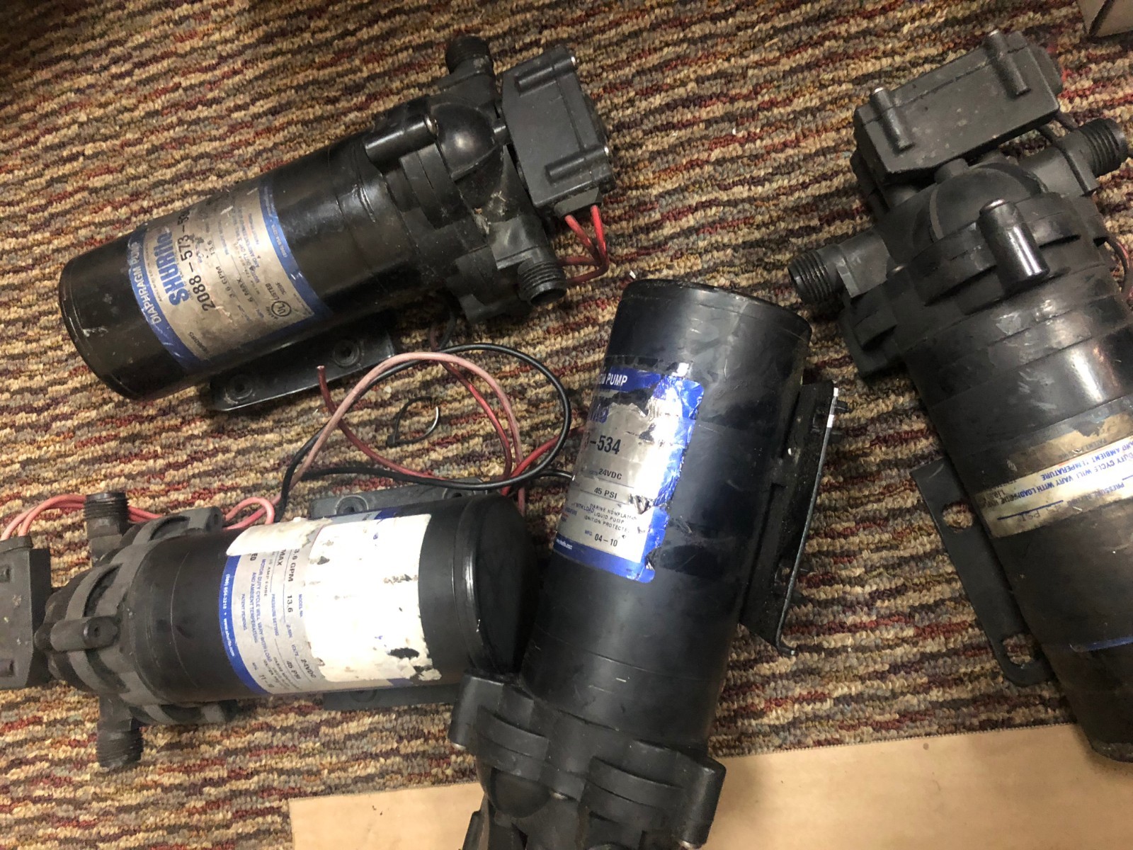 LOT OF 4 SHURFLO 2088-573-534 PREMIUM SURFACE DIAPHRAGM 24VDC PUMPS, AS IS/PARTS