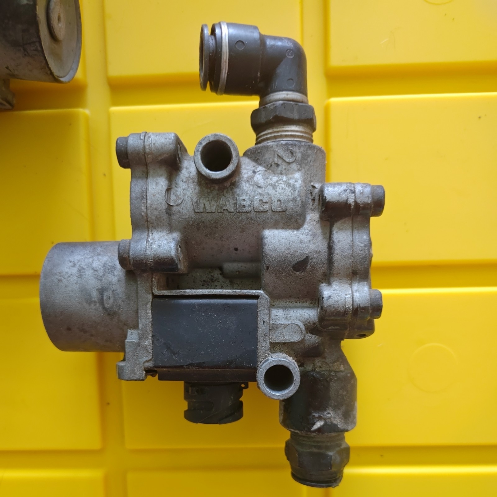 VOLVO Meritor Wabco S4721950520 ABS BRAKE VALVE 472 195 052 0