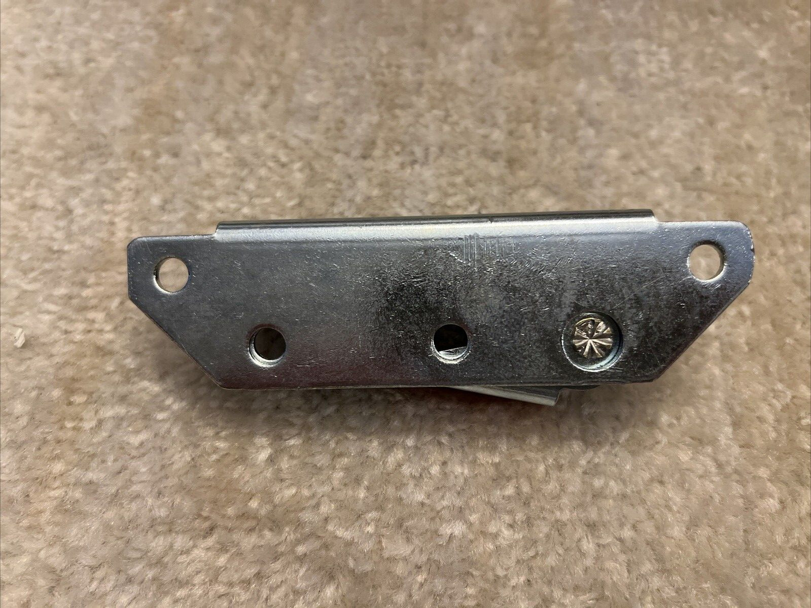 Kenworth Lower Bunk Latch 19-300R