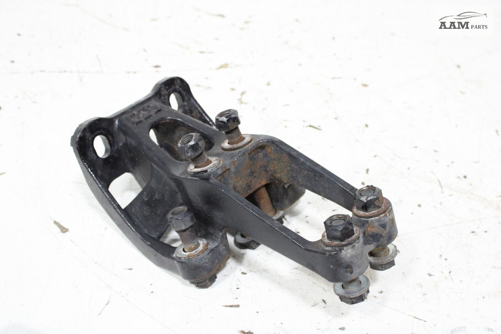 2018-24 FREIGHTLINER CASCADIA FRONT LEFT CAB MOUNT BRACKET R18-67961-000 OEM