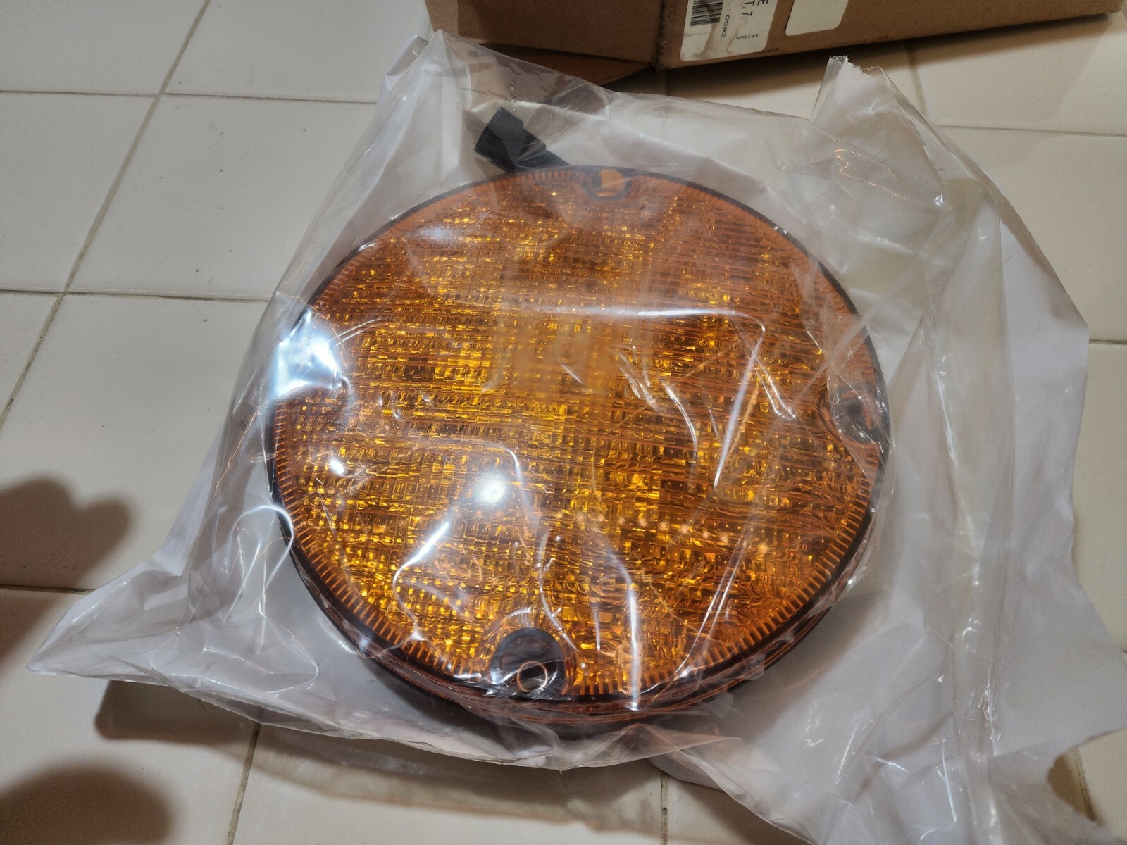 International Navistar IC Bus 7 Inch Round Turn Amber Yellow Light 3784742C1 New