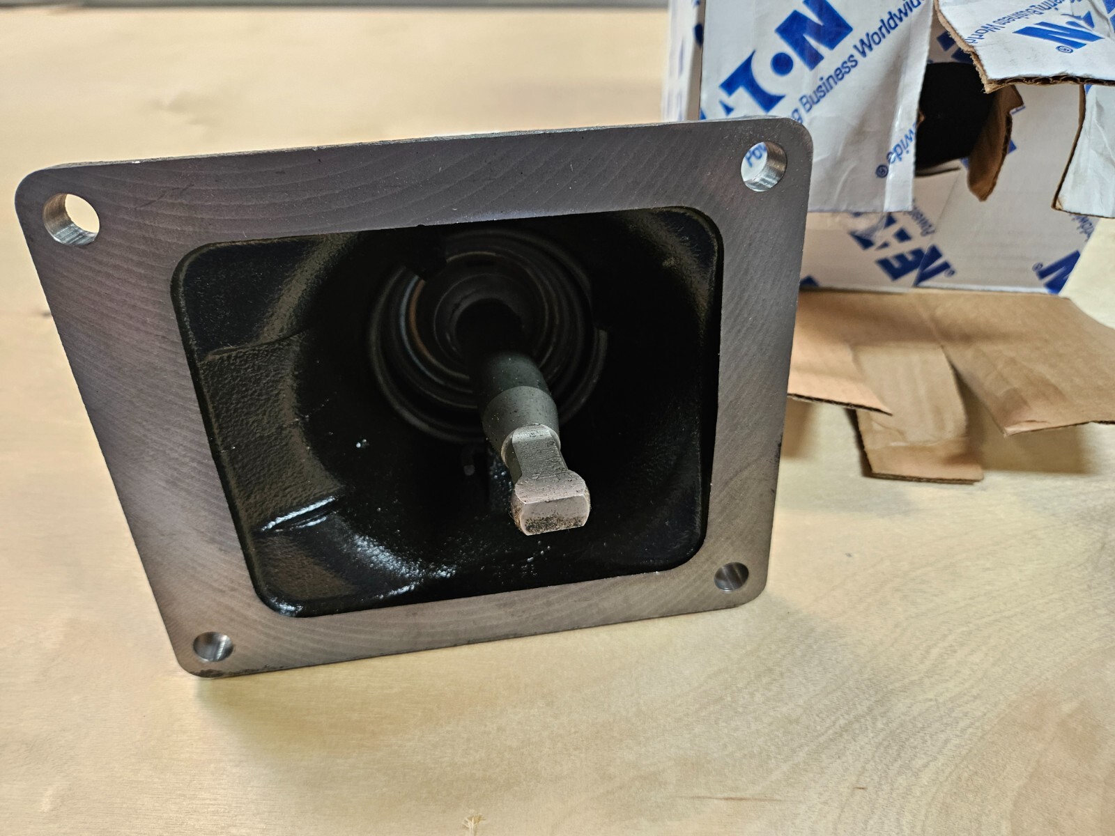 Eaton S2129 Low Tower Shift Lever Housing Assembly With Isolator