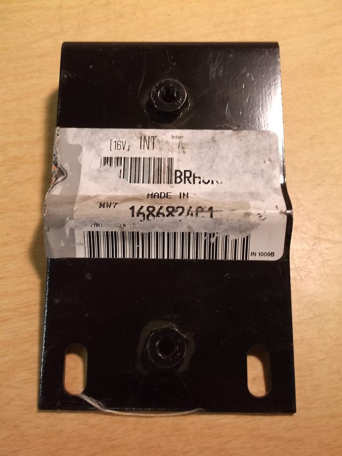 NEW International Navistar Bracket 1686824C1 *FREE SHIPPING*