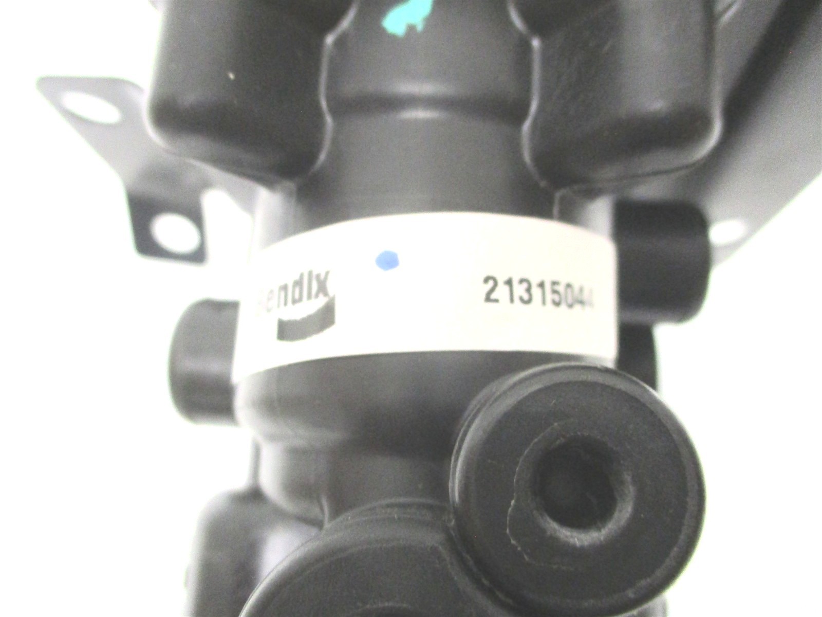 21315044 NEW VOLVO TRUCK MV-3 DASH BRAKE VALVE BENDIX K035691