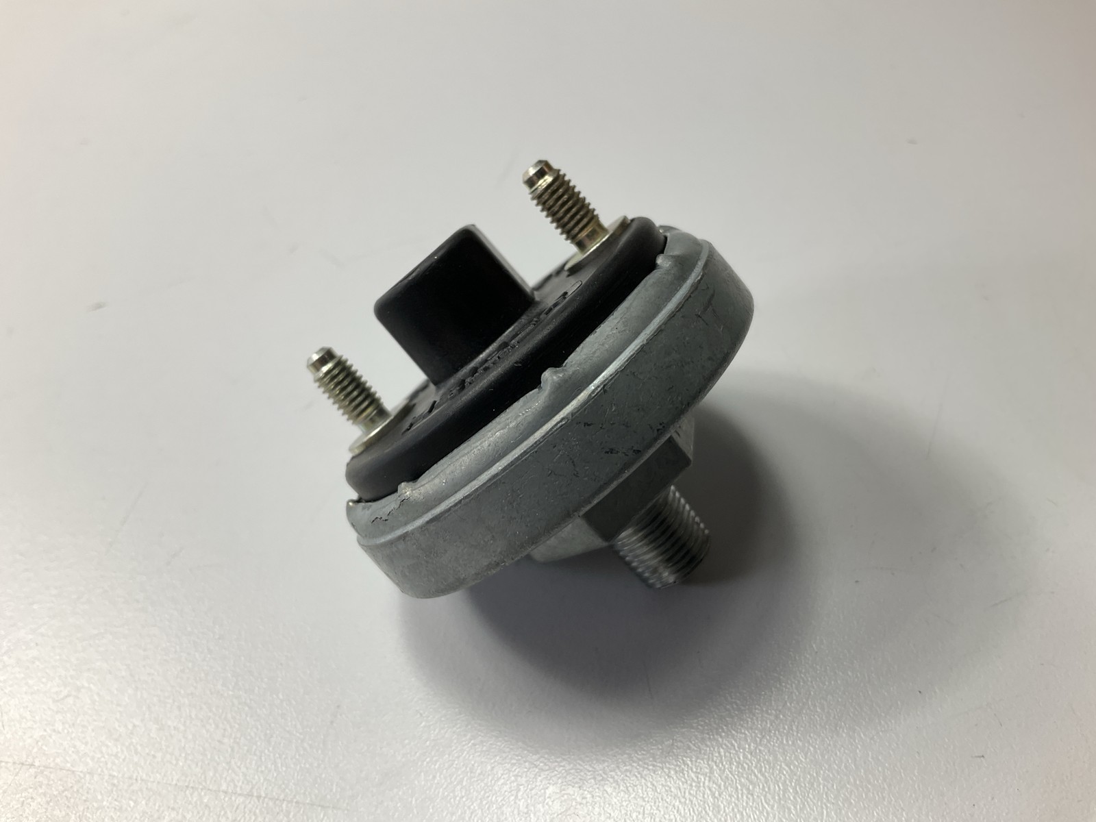 Haldex BE13240 Brake Light Switch, Replaces 13240A, 55 PSI, Pole Size 1/8-27 NPT