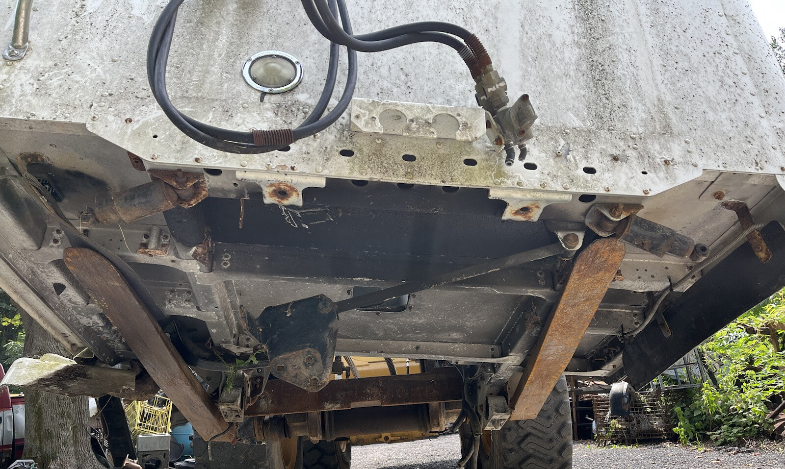 International 9300 Cab Semi Road Tractor Doors Dash Column