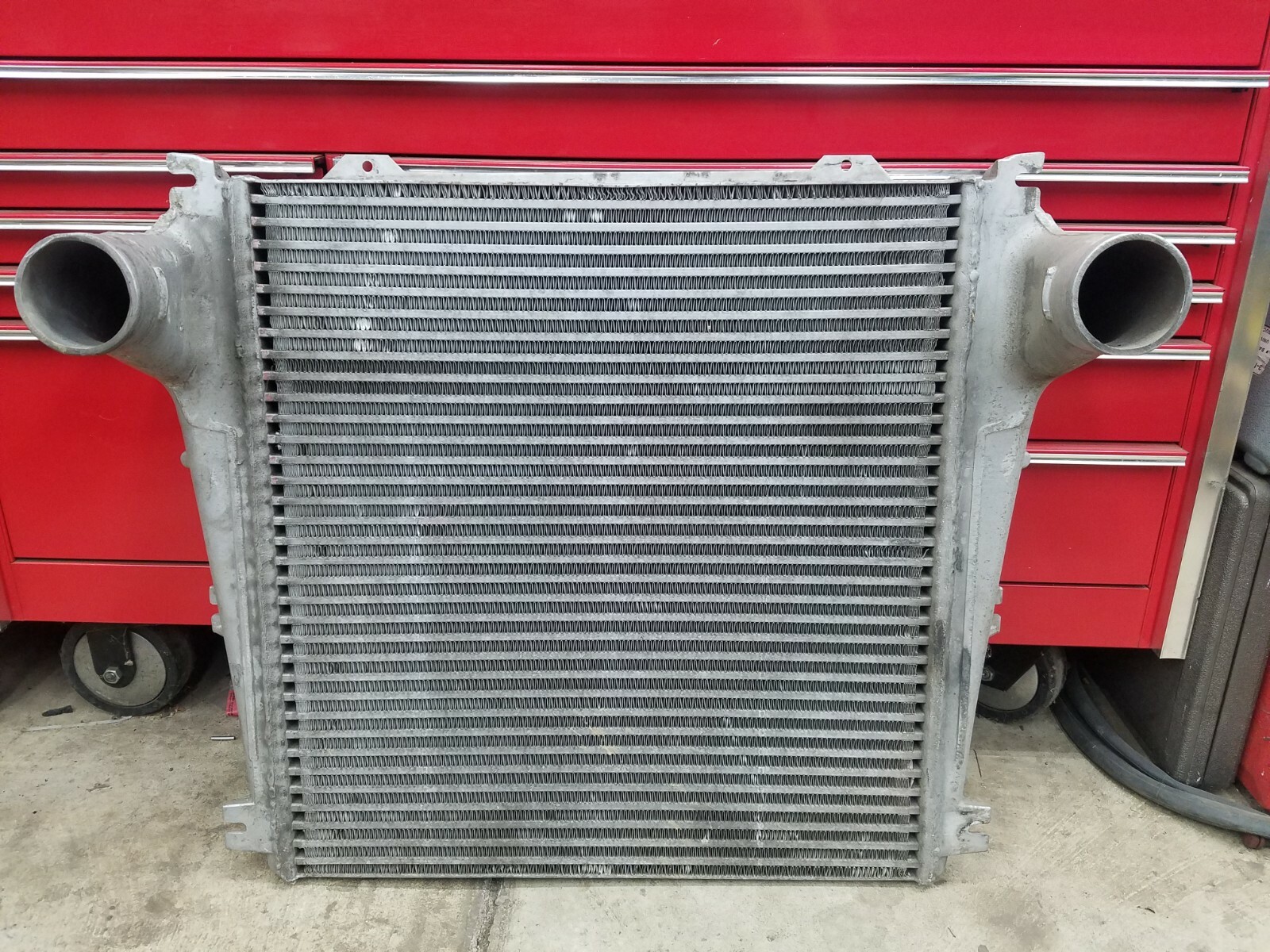 BEHR CHARGE AIR COOLER BHT-D5472 FRIEGHTLINER F70 INTERCOOLER