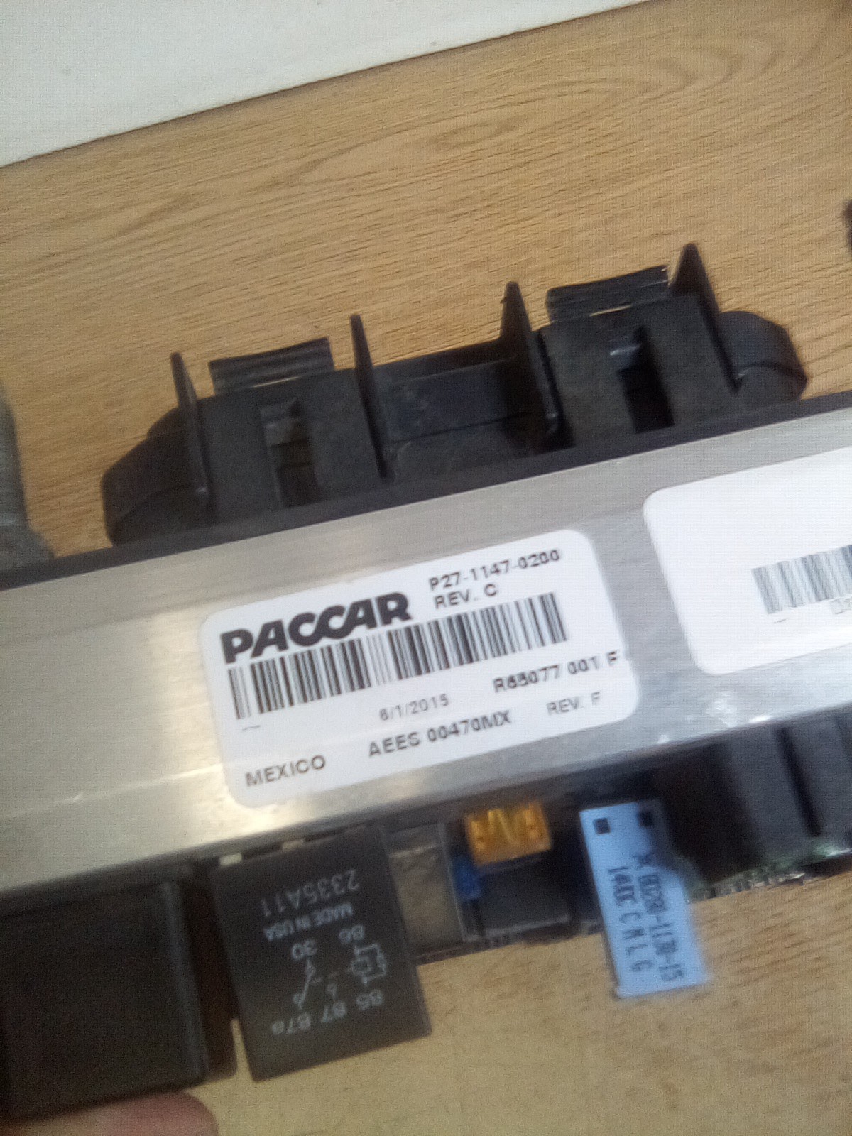 Kenworth T680/Paccar P27-1147-0200 PDCNGP Cab Fuse Assembly “READ DESCRIPTION”