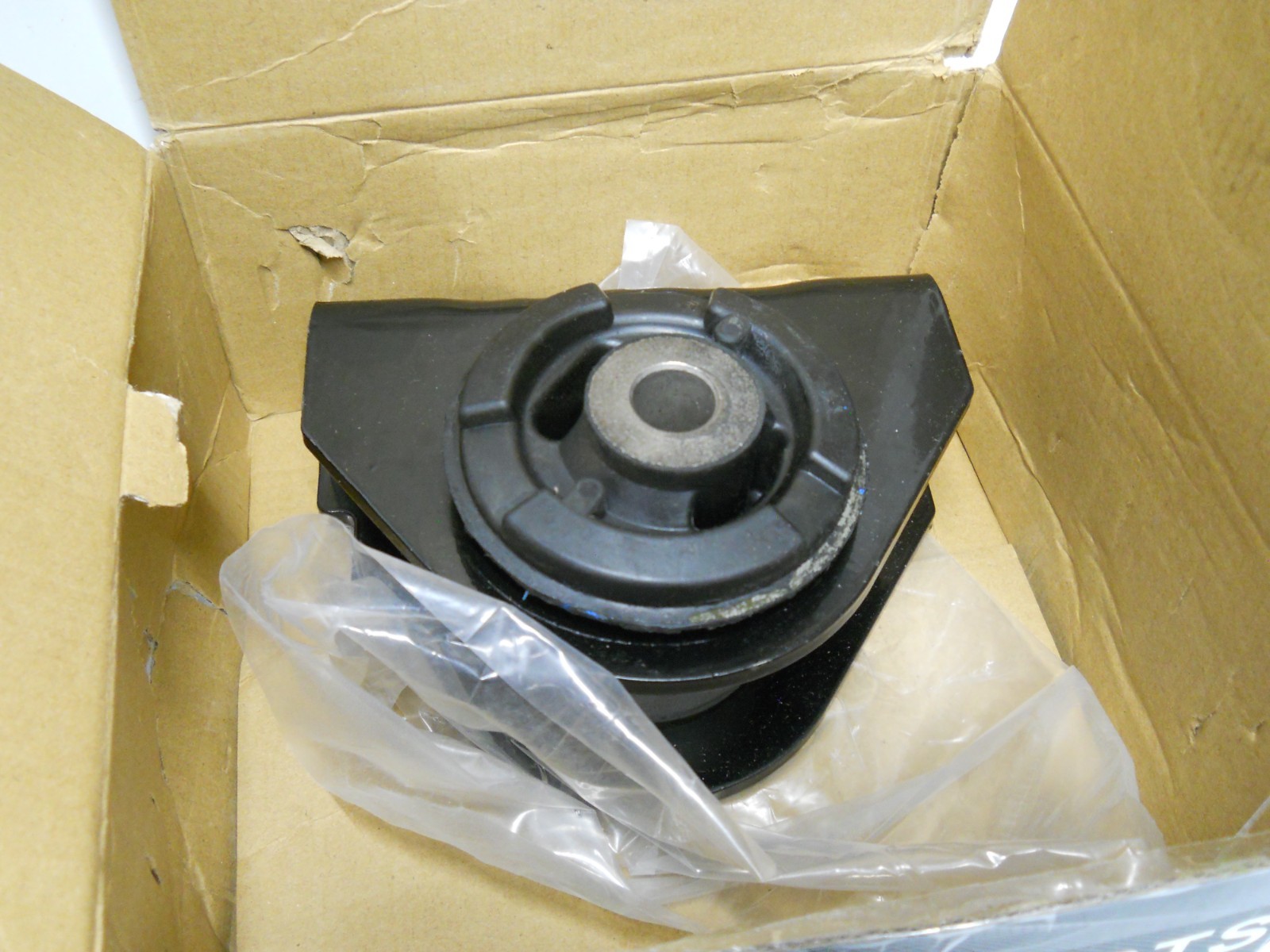 X4XZ Autoparts Freightliner Front Cab Mount w/ Bushing Replaces 18-59922-000