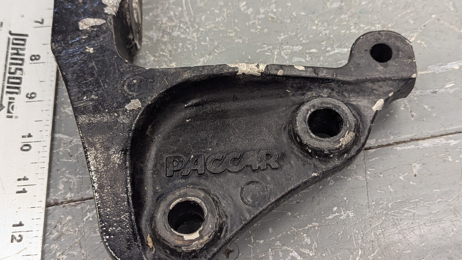 M11-6411-001 Kenworth PACCAR Cab Bunk Support Mount Bracket