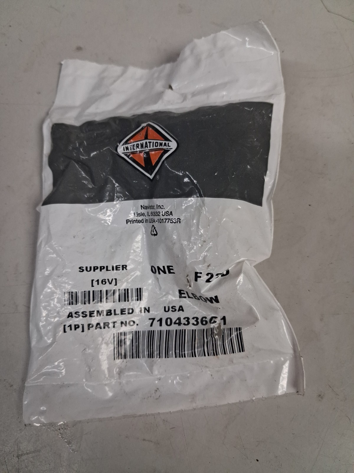 NAVISTAR PDC ELBOW, 90 DEGREE 5/8 INCH PTC 7104336C1
