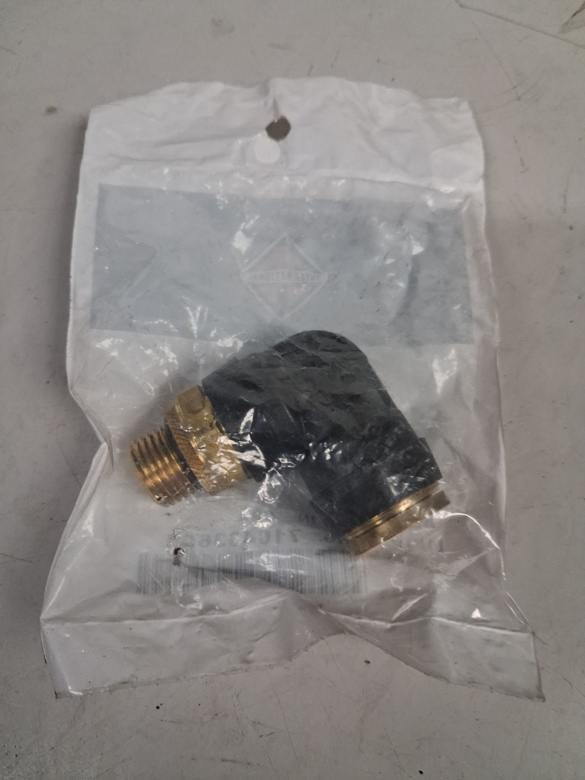 NAVISTAR PDC ELBOW, 90 DEGREE 5/8 INCH PTC 7104336C1