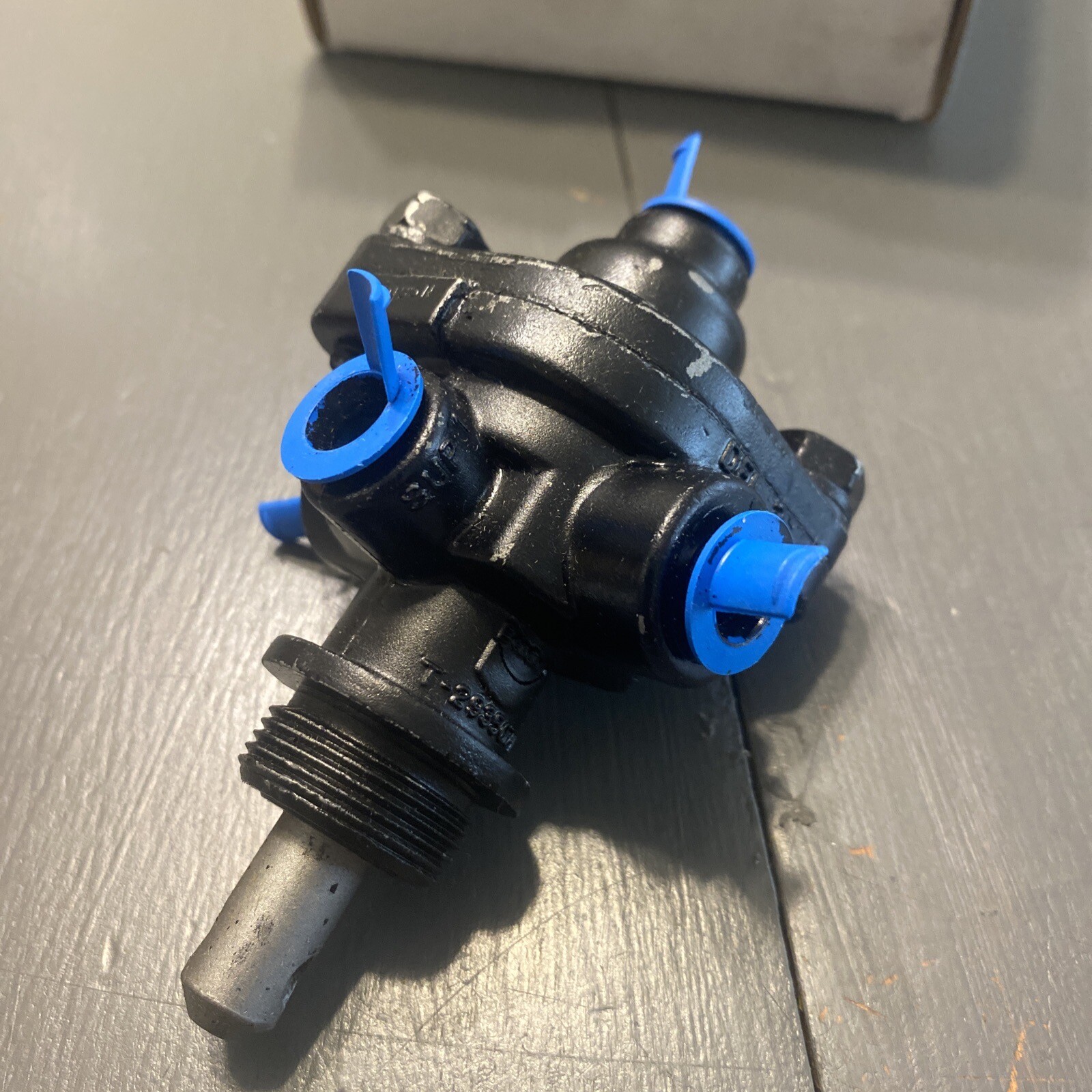 Bendix OR276567 X PP-1 Push / Pull Control Valve (Remanufactured)