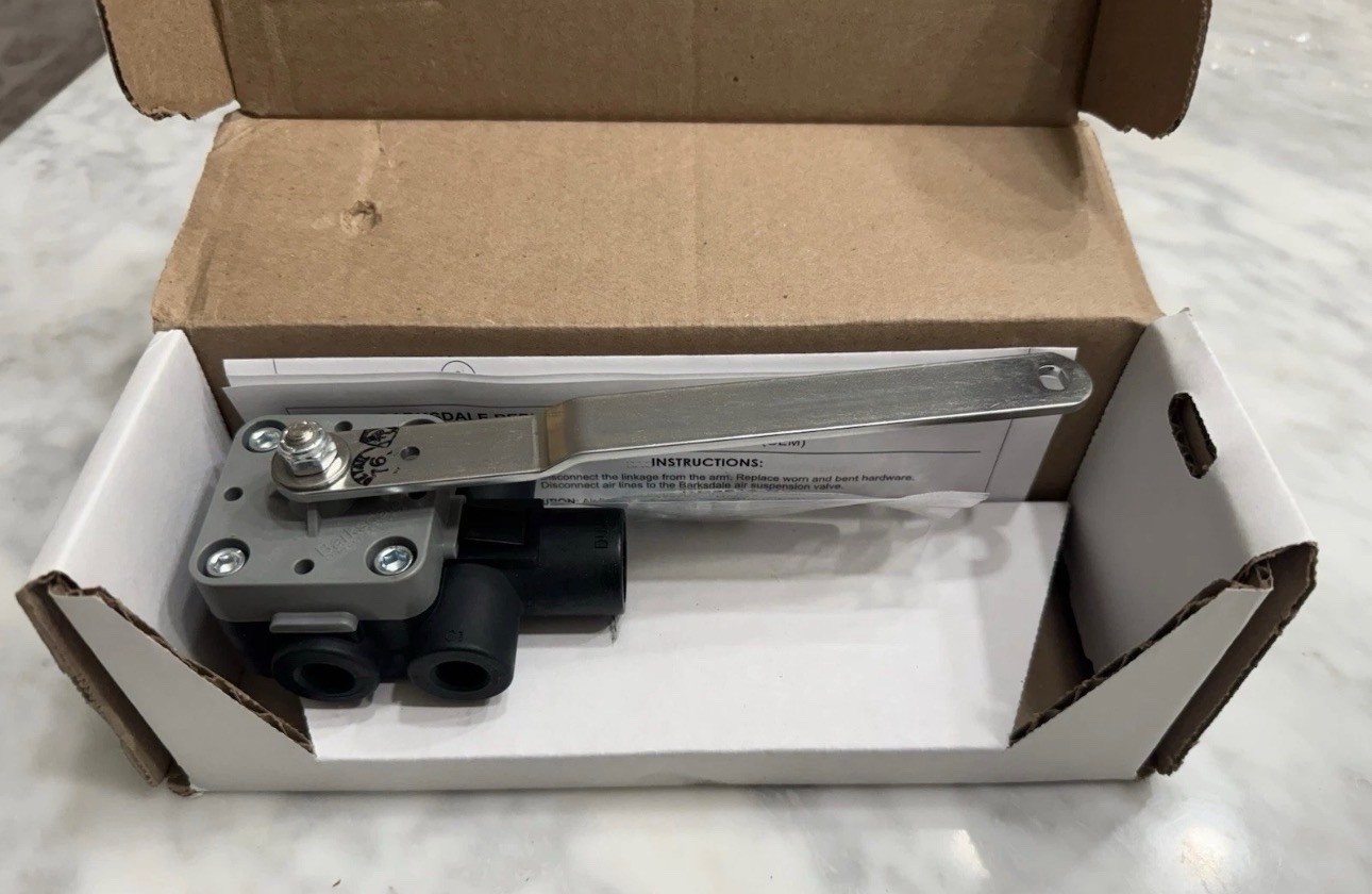OEM Volvo Truck 85149415 Level Valve Rear Suspension 22506271, 22612887, 2249908
