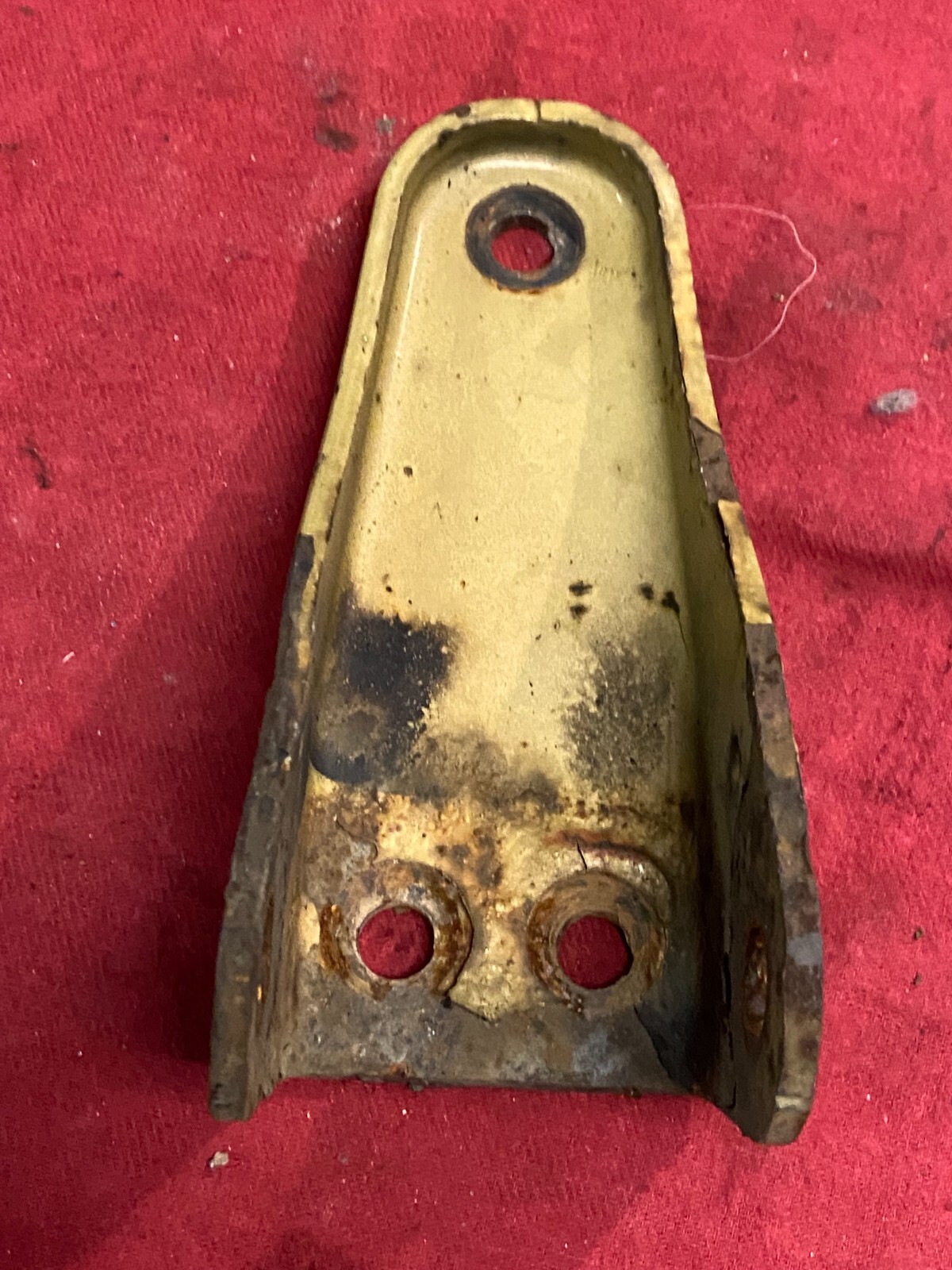 FREIGHTLINER CASCADIA: 18-65454 000 rear cab shock mount bracket upper YELLOW