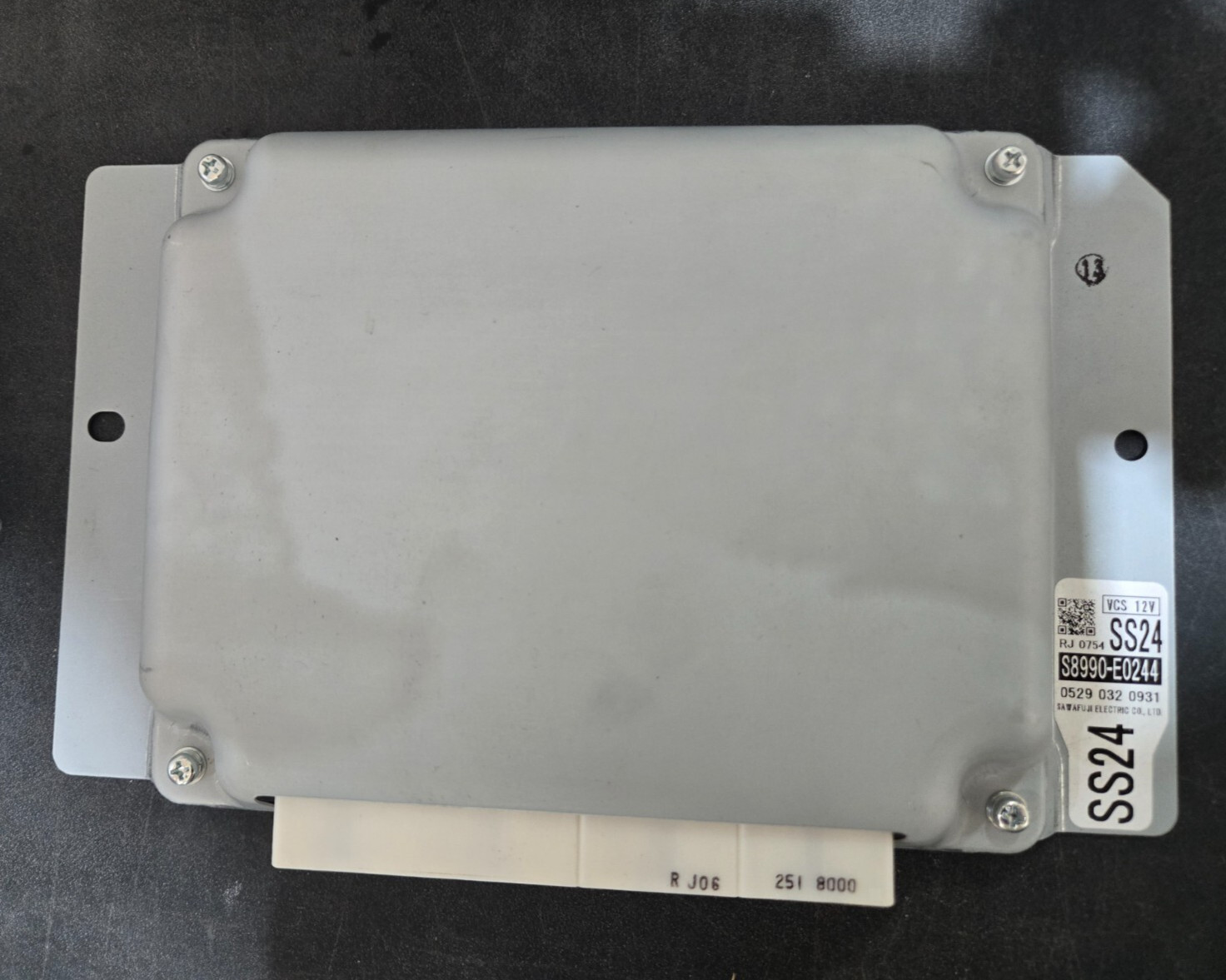 NEW HINO ECU ECM PCM CONTROL UNIT S8990-E0244, S8990E0244, 05290321931, SS24