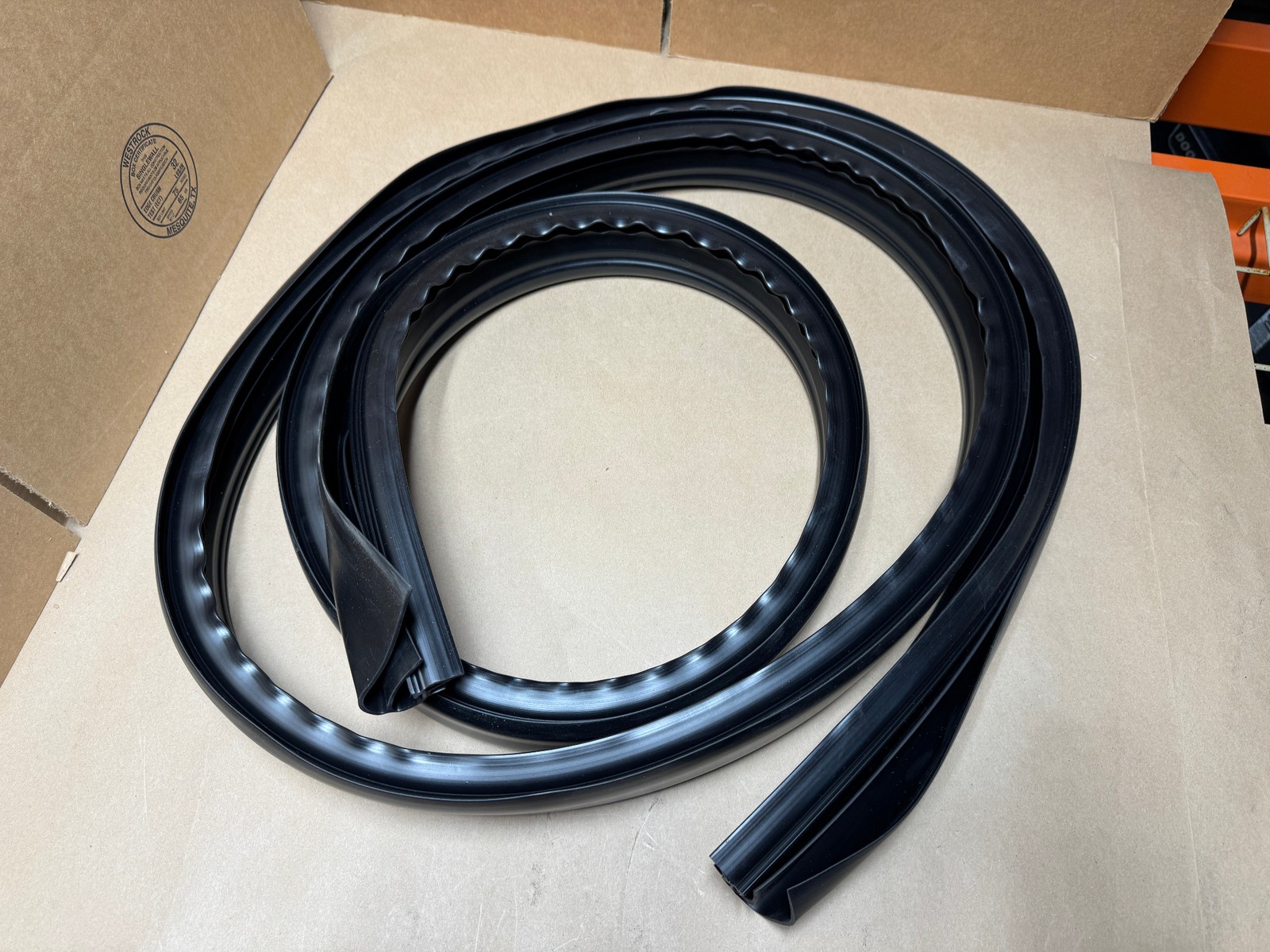OEM Genuine Utility Reefer Trailer 168″ Black 3000R Semi Dual Door Gasket Seal