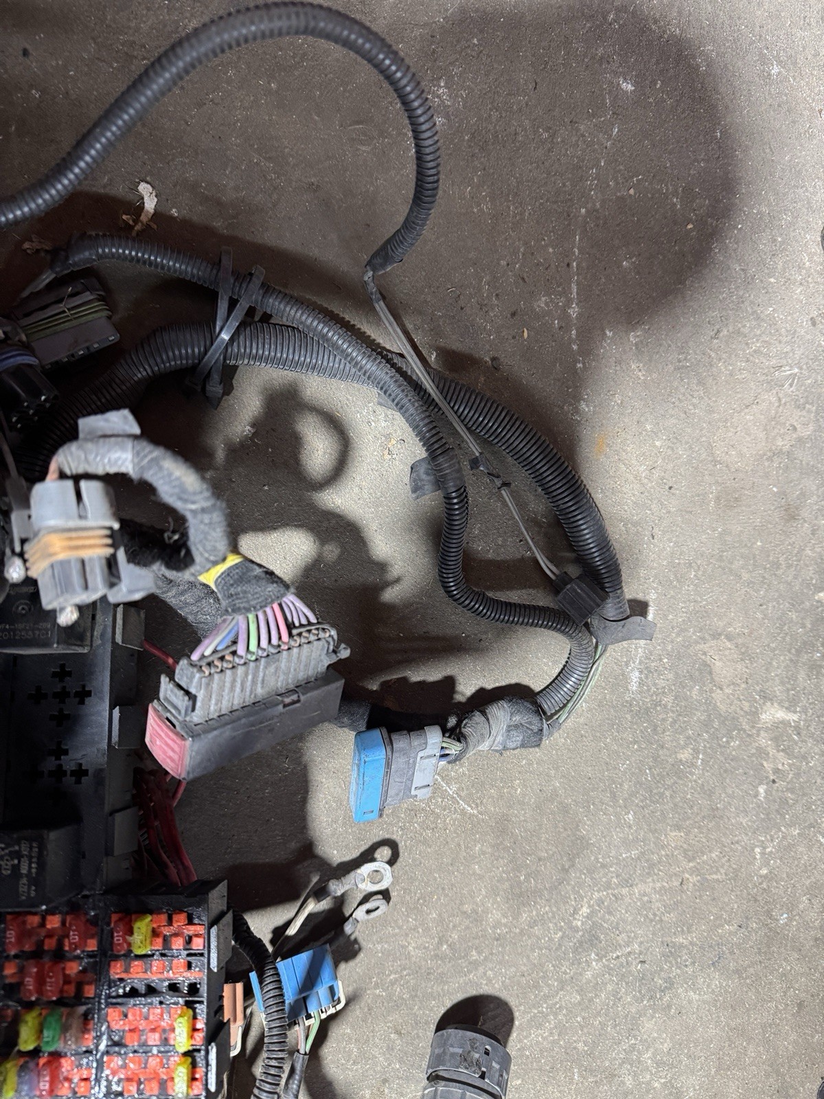 International DT466E Allison 2000 Series Engine Fuse Box / W Harness