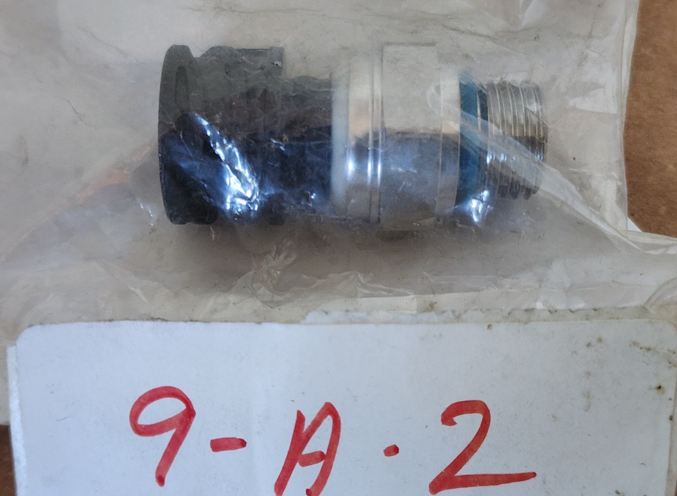 Genuine Volvo 22899626 Fuel/ Oil Pressure Sensor