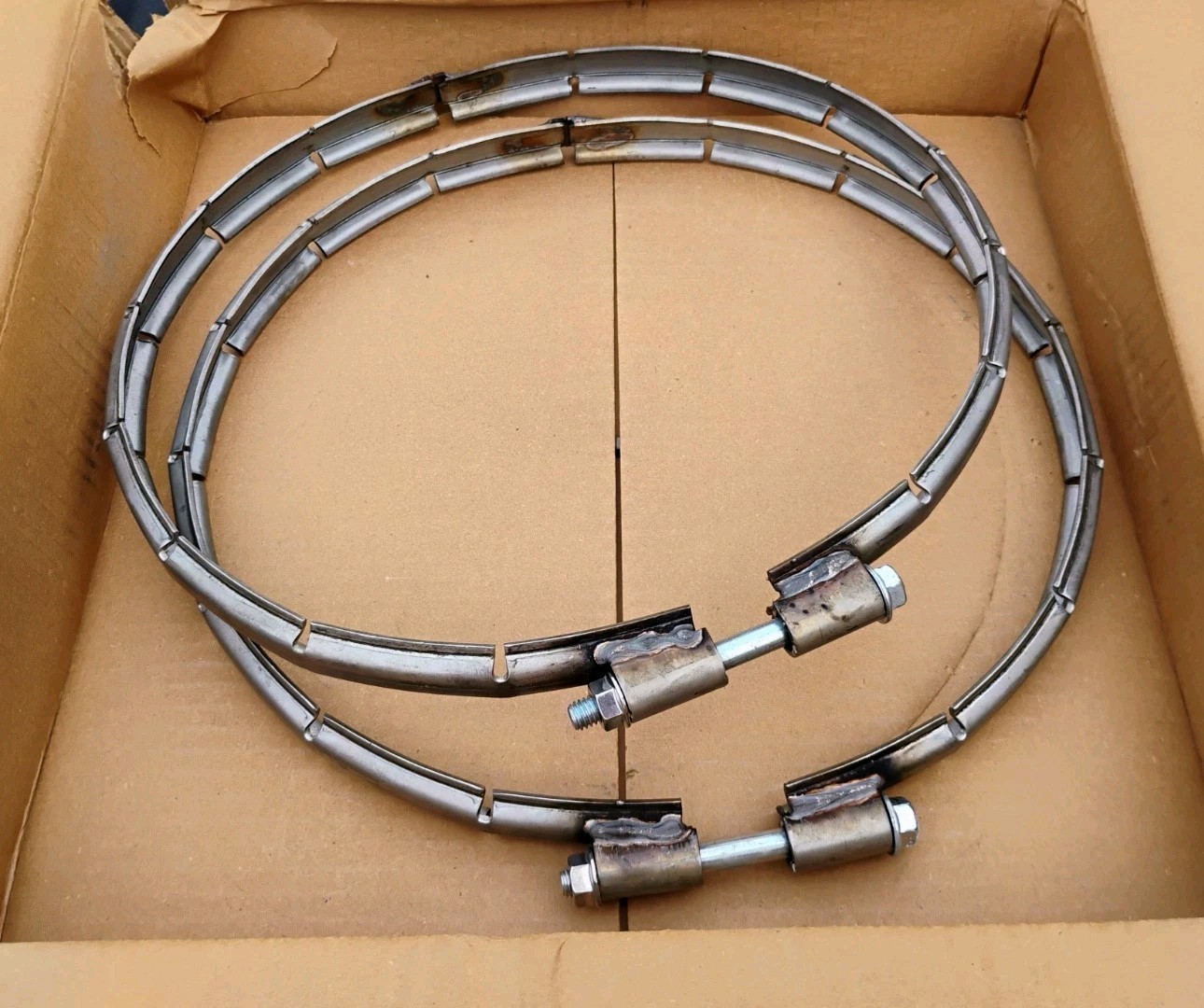 NOS GENUINE INTERNATIONAL NAVISTAR DPF CLAMP 2604049C91 – Set Of Two Pcs