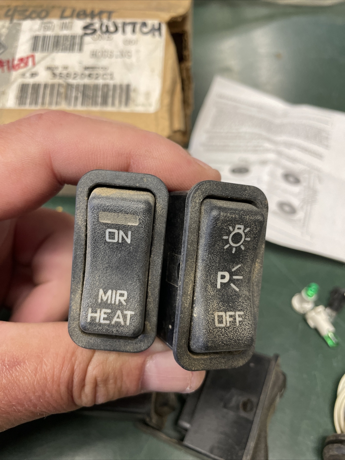 Navistar NO HOUSING Switch Switches ASSY 3582062C1