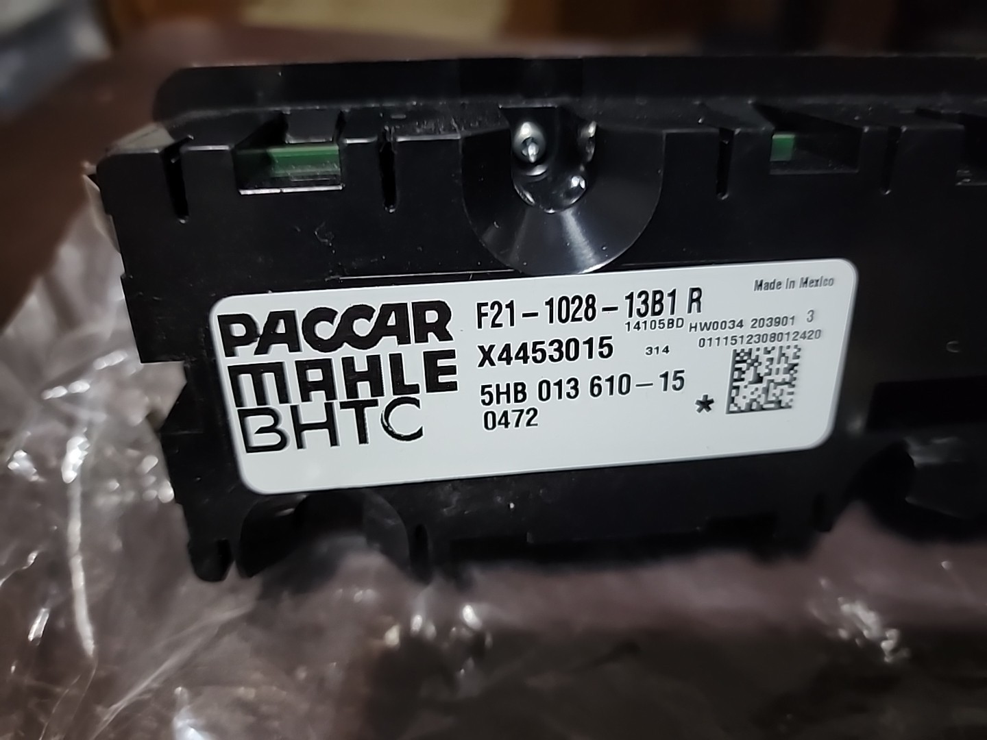 New OEM PACCAR AC CONTROL HEAD ASSEMBLY For T680 & T880 OEM PART# F21-1028-13B1