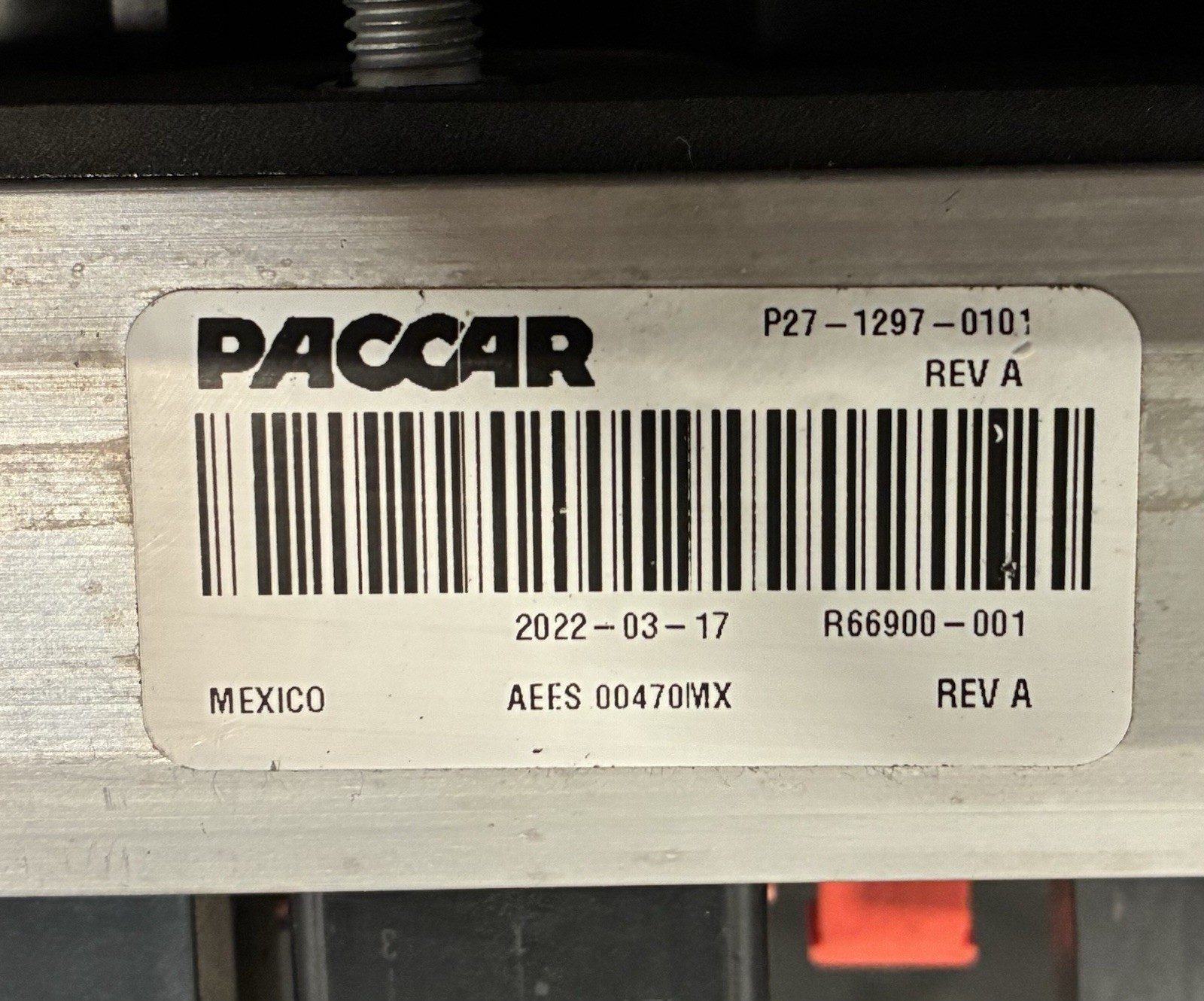 Kenworth T880 / PACCAR Fuse Box Assembly P/N: P27-1297-0101 (TAG#: 16199)