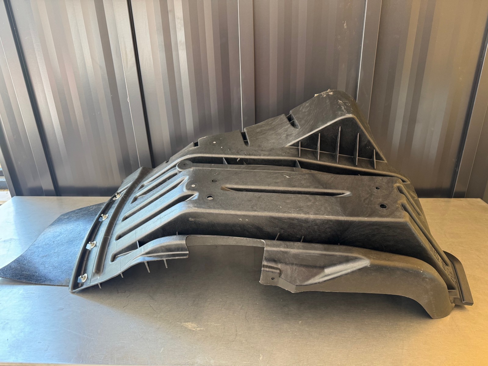 NAVISTAR PDC EXTENSION, FRONT FENDER R W/CU 4054650C3