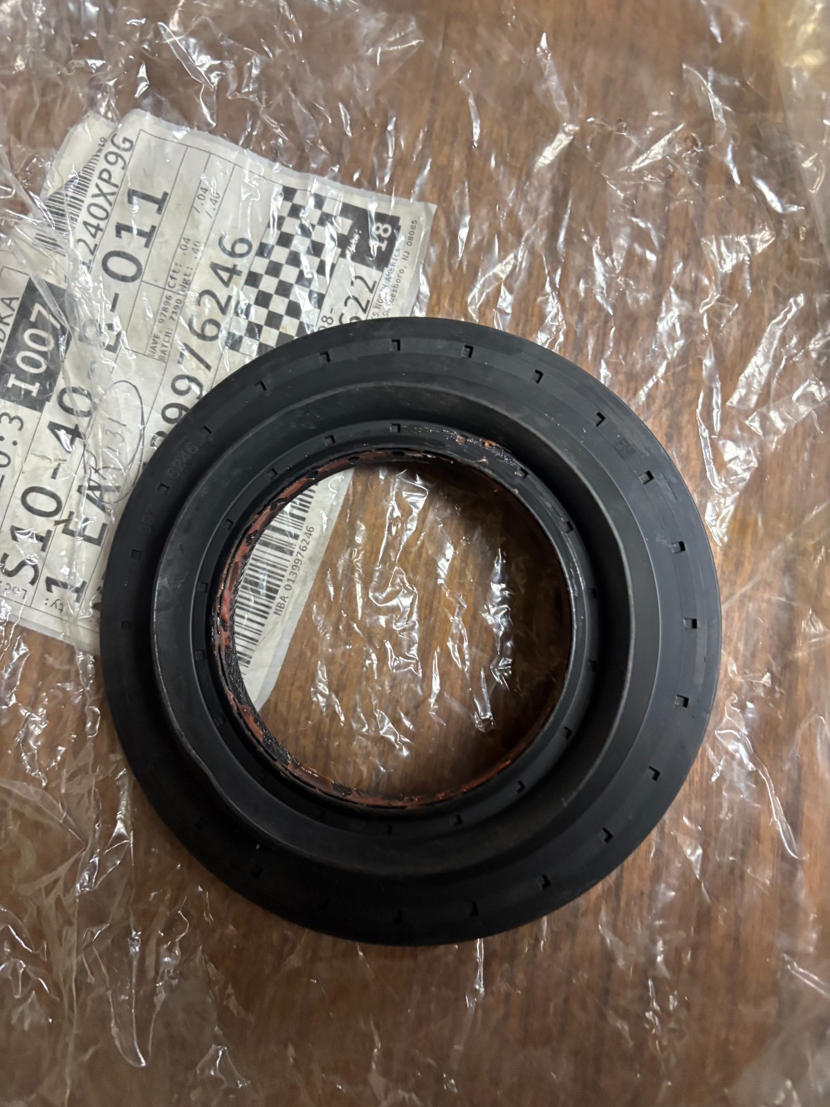 New Old Stock OEM 0139976246 SHAFT SEAL FREIGHTLINER