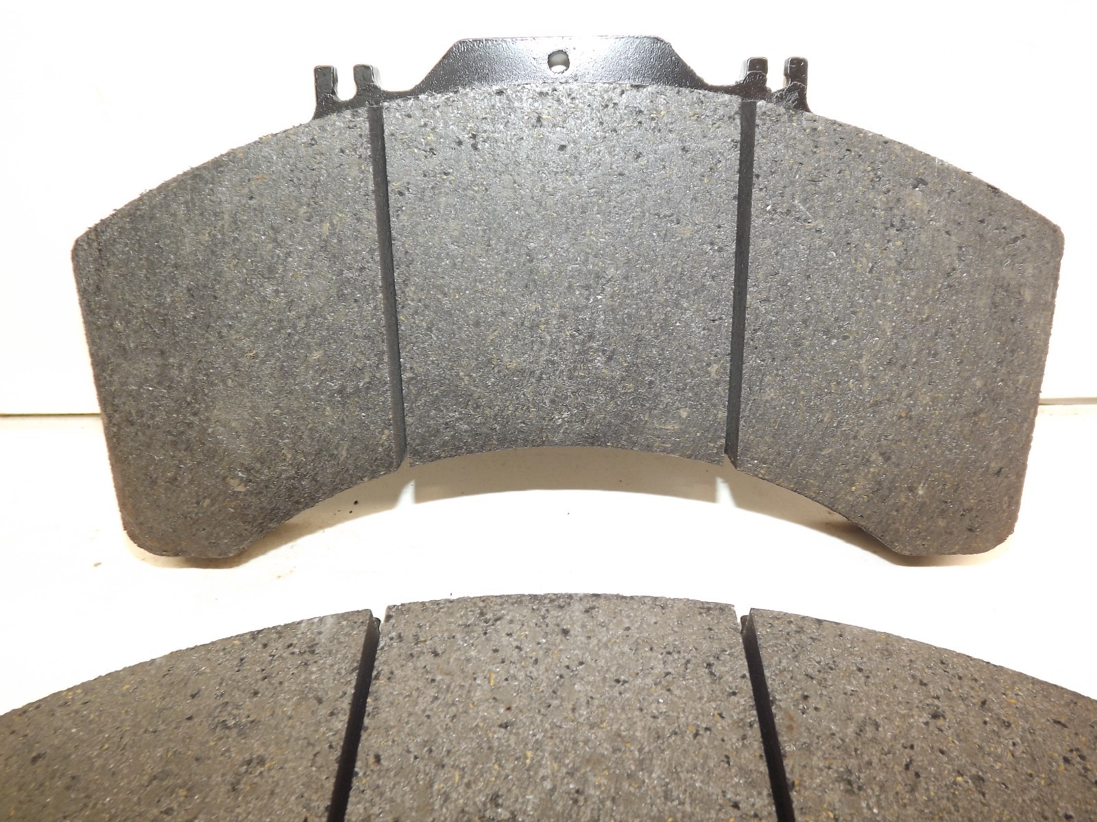 Brake Pad Set Disc Brake Fits Iveco Eurocargo Truck Brake Pads