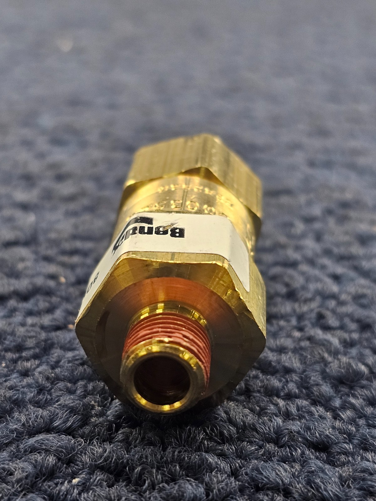 BENDIX 800374: CHECK VALVE Inlet 1/4-18 NPT (Female) Outlet 1/8-27 NPT (Male)