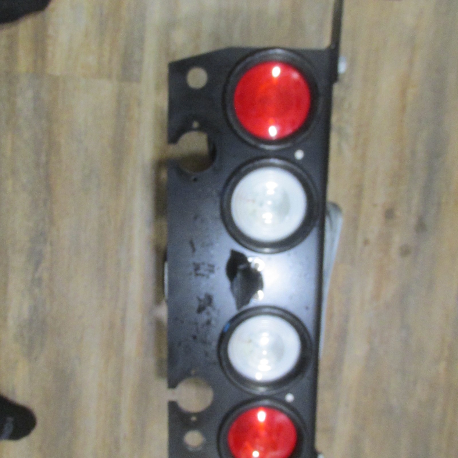 PACCAR GROTE TRUCK LED TAILLIGHT BAR PANEL WITH BRACKETS W/ LICENSE PLATE LIGHT