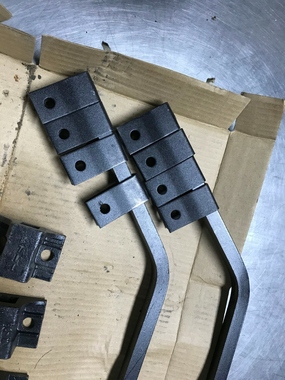 B35 BETTS Spring Steel FLAP HANGER Pair & Hardware BTS-B35