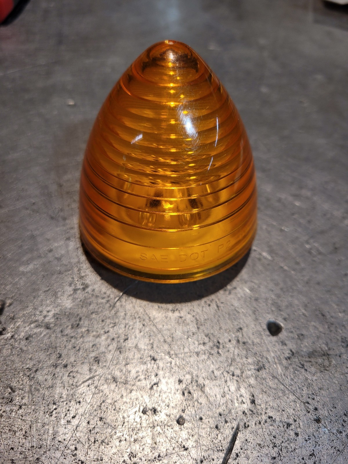 Grote G1083 Hi Count 2 1/2″ 9-Diode Beehive Clearance/Marker LED Lamp