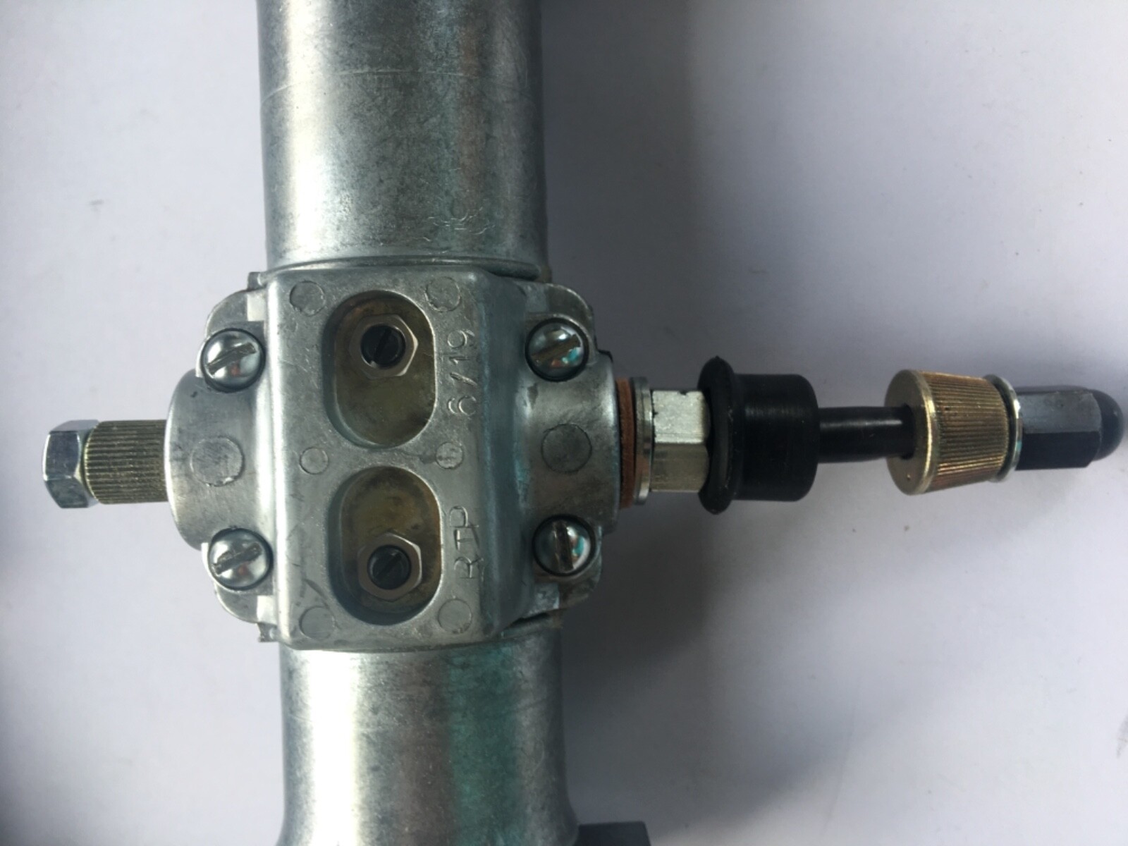 Peterbilt 359 Trico Part Number FPDP586-2 Air Operated Windshield Wiper Motor