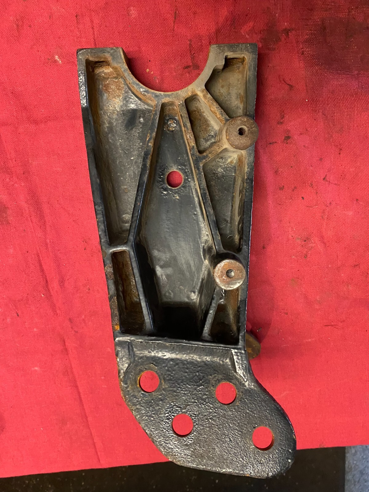 INTERNATIONAL PROSTAR BRACKET 3844013C3 LH CAB MOUNT