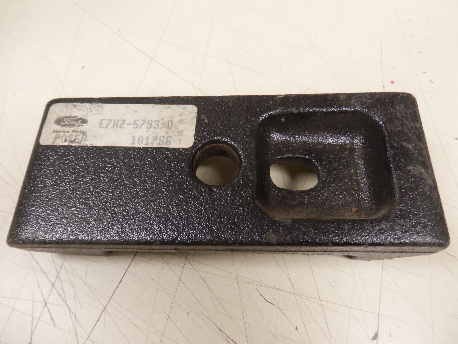 GENUINE OEM FORD STERLING COIL SPRING SEAT E7HZ-5793-D FREE SHIPPING
