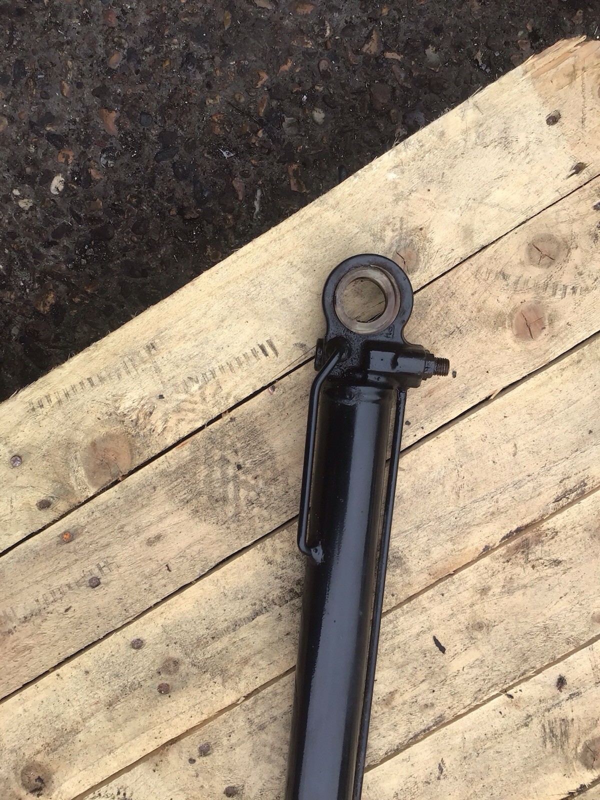 MAN TGX TGS CAB TILT / LIFTING RAM CYLINDER 81.97812.2318 2015-2020