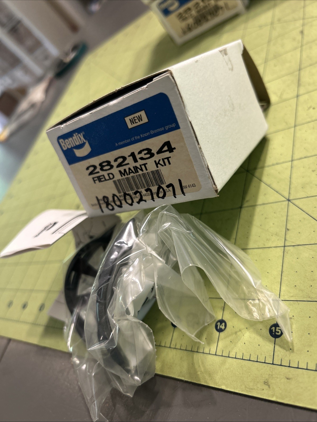 Bendix 282134 Reservoir Drain Valve Field Maintenance Kit