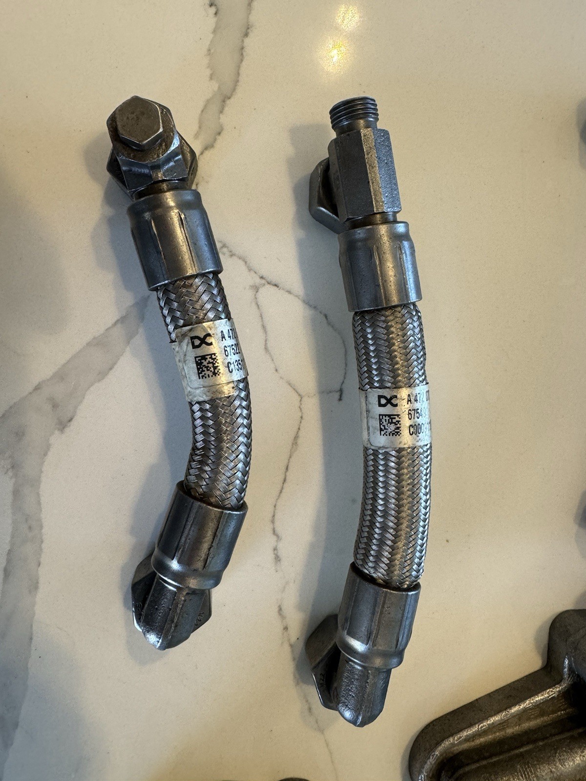 Detroit Diesel DD15 Fuel Lines And Fuel Flanges Used