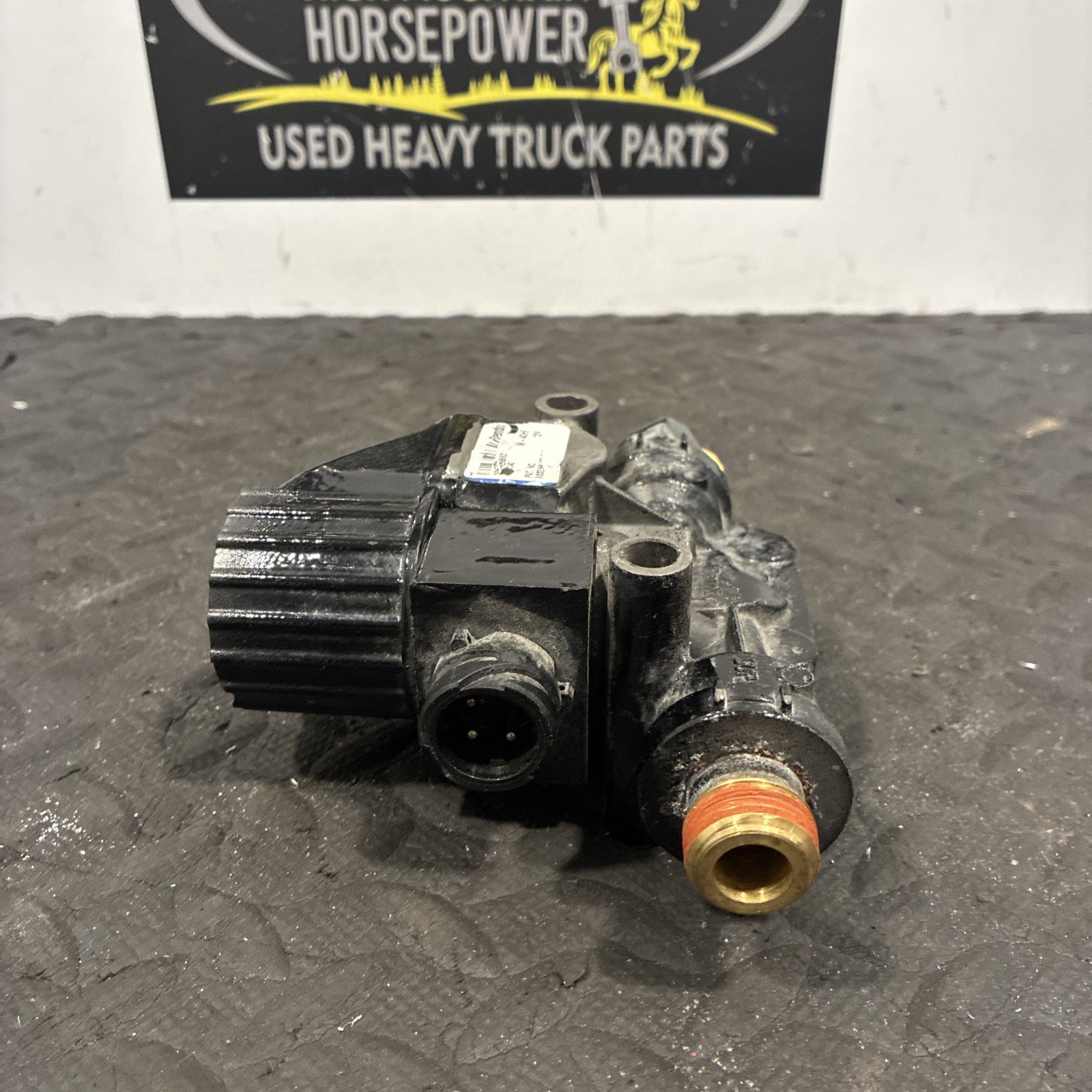 GENUINE BENDIX ABS MODULATOR VALVE PN: K056040 (TAG# 18270)